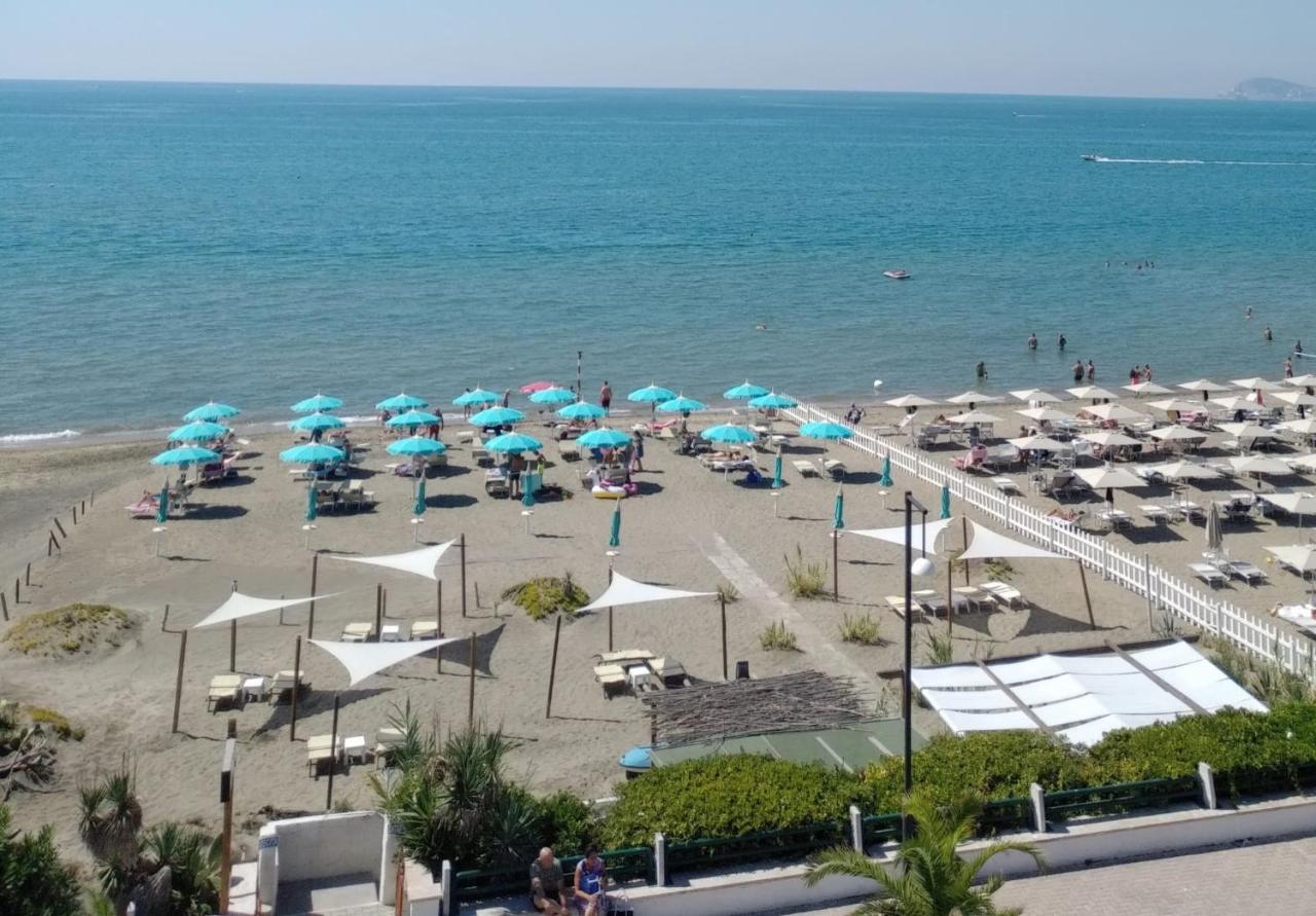 Baron Beach Hotel Scauri  Exterior foto