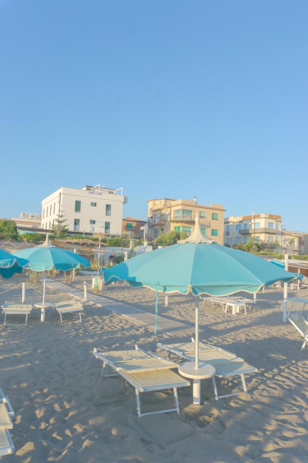 Baron Beach Hotel Scauri  Exterior foto